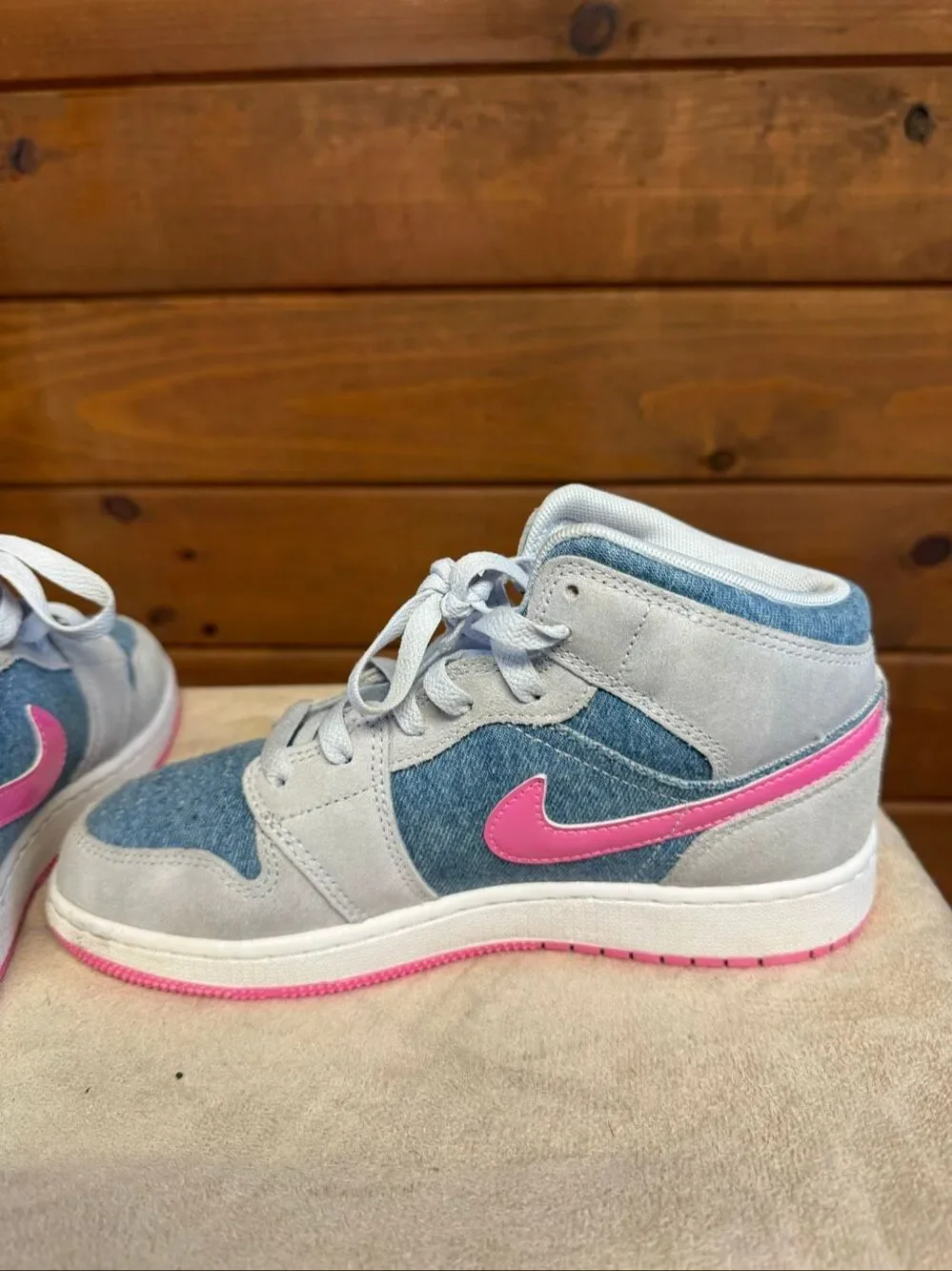 Nike Air Jordan 1 Mid SE shoes Cobalt Bliss/Pink Glow denim/ suede Sz 5 Youth HQ